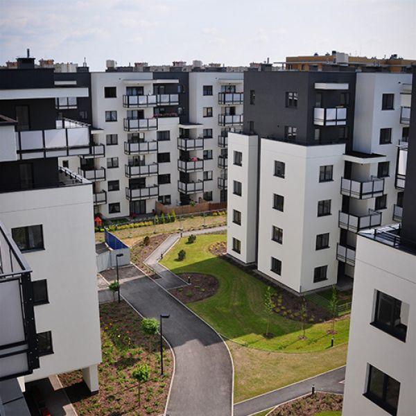 Complex of buildings at 2 Niedzielskiego Street in Warsaw 