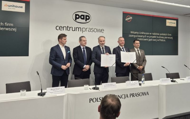 Historyczna umowa Unihouse SA